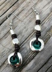 El Yapımı Gümüş Ve Deri Küpe