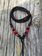 Kırmızı Akik Taşlı Ahşaplı  Uzun Halat Kolye