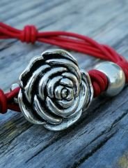 Kırmızı Deri  Gümüş Güllü Kolye