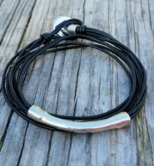 Siyah Deri Kordonlu Gümüş Bileklik