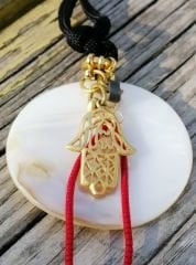 Ntk-84 Tasarım  Doğal Sedef Ve Kararmayan Mat Altın Hamsa Kolye