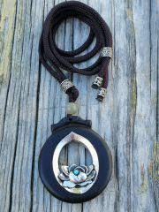 Vıntage  Abanoz Ahşap Lotus Uzun Kolye