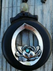 Vıntage  Abanoz Ahşap Lotus Uzun Kolye